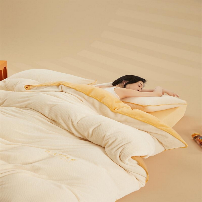 91家纺网 家纺一手货源 找家纺 （总）吾诺 2023秋冬 贝壳边华夫格牛奶绒四件套-纯净版拍摄风格