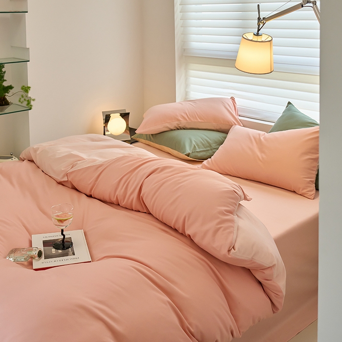 91家纺网 家纺一手货源 找家纺 沐白家居 2023火山小磨毛拼色基础款四件套 粉恋