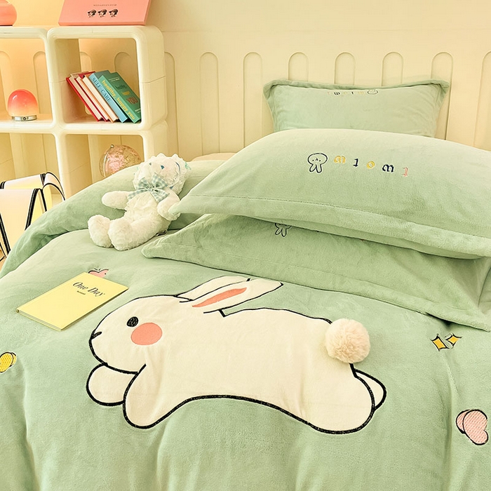 91家纺网 家纺一手货源 找家纺 红馆 2023新款ins小清新-牛奶绒四件套 瑞贝卡绿