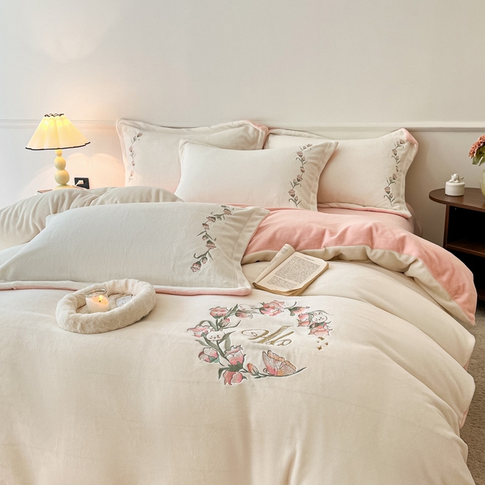 91家纺网 家纺一手货源 找家纺 红馆 2023新款法式奶油温柔风-牛奶绒四件套 佛罗里达的花季