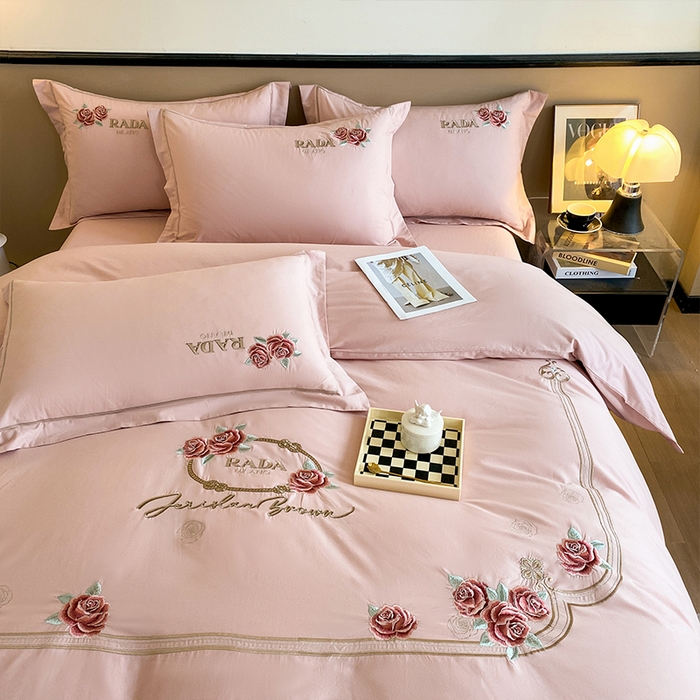 91家纺网 家纺一手货源 找家纺 理想家家纺 2023新款全棉磨毛刺绣四件套 玫瑰庄园 粉