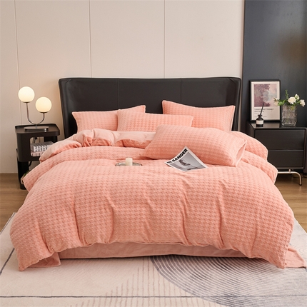 91家纺网 家纺一手货源 找家纺 （总）恒爱家纺 2023新款双面高克重亲肤牛奶绒菱形四件套