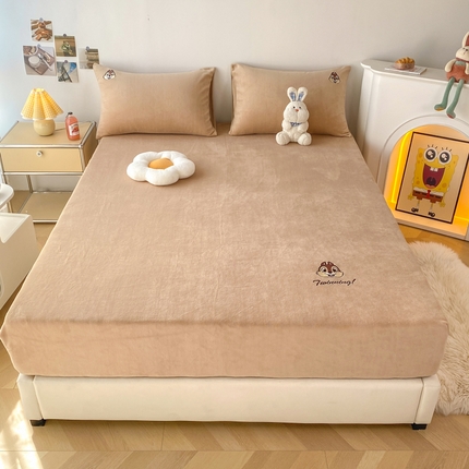 91家纺网 家纺一手货源 找家纺 （总）Mr.pig猪先生水洗棉 2023新款迪士尼牛奶绒单床笠