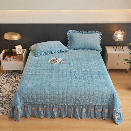 91家纺网 家纺一手货源 找家纺 恒爱家纺 2023新款单床盖 温馨花园 远山蓝