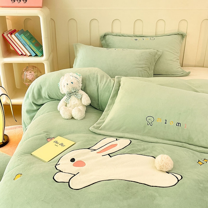 91家纺网 家纺一手货源 找家纺 红馆 2023新款ins小清新-牛奶绒四件套 瑞贝卡绿