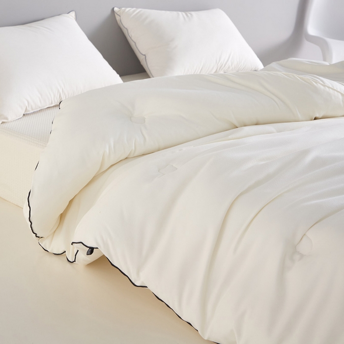 91家纺网 家纺一手货源 找家纺 莱福仕家纺 2023新款A类裸感熊猫被 熊猫扑扑（月光白）