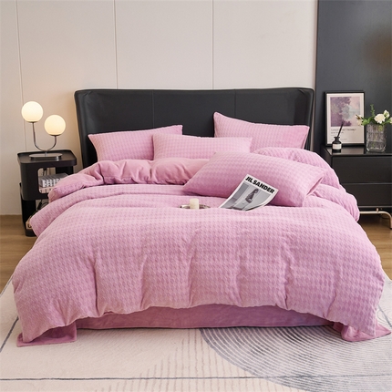 91家纺网 家纺一手货源 找家纺 （总）恒爱家纺 2023新款双面高克重亲肤牛奶绒菱形四件套