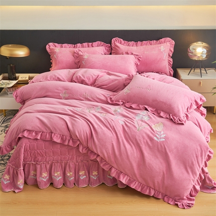 91家纺网 家纺一手货源 找家纺 （总）恒爱家纺 2023新款床盖款四件套 温馨花园