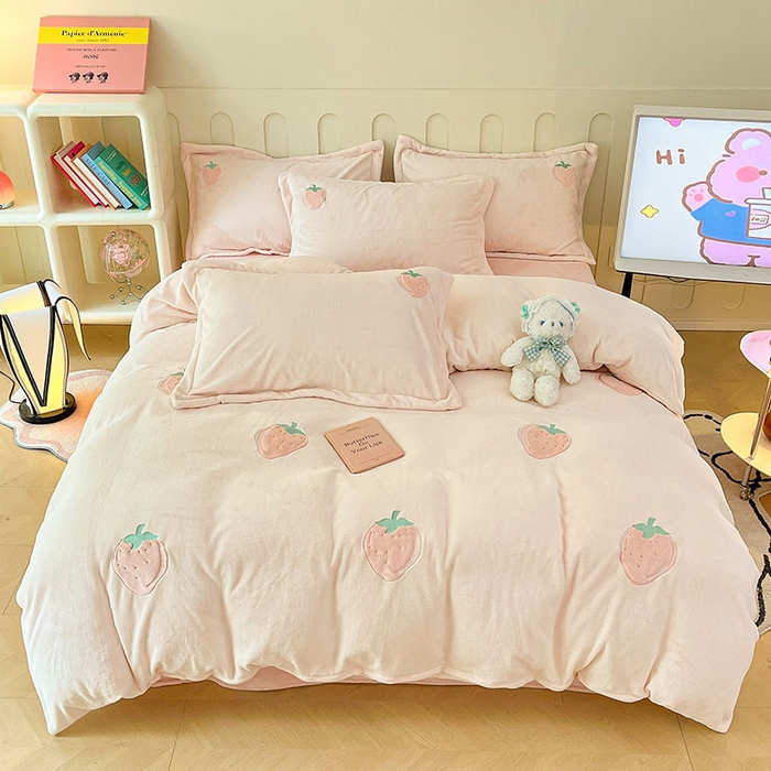 91家纺网 家纺一手货源 找家纺 红馆 2023新款ins小清新-牛奶绒四件套 草莓