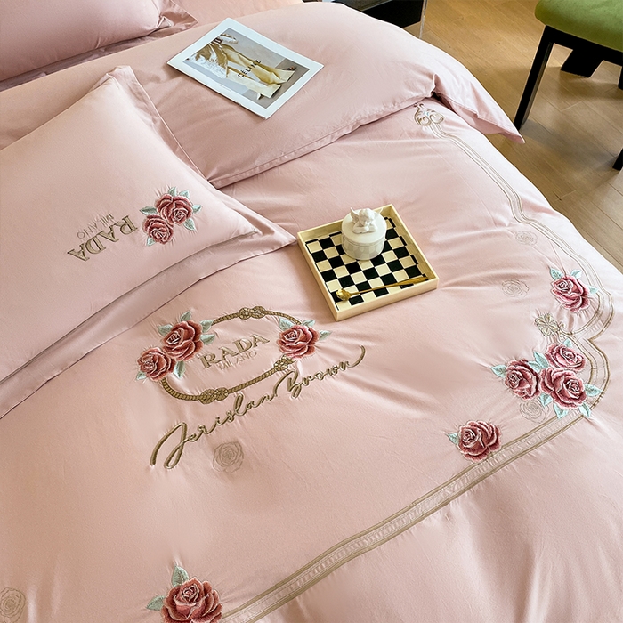 91家纺网 家纺一手货源 找家纺 理想家家纺 2023新款全棉磨毛刺绣四件套 玫瑰庄园 粉