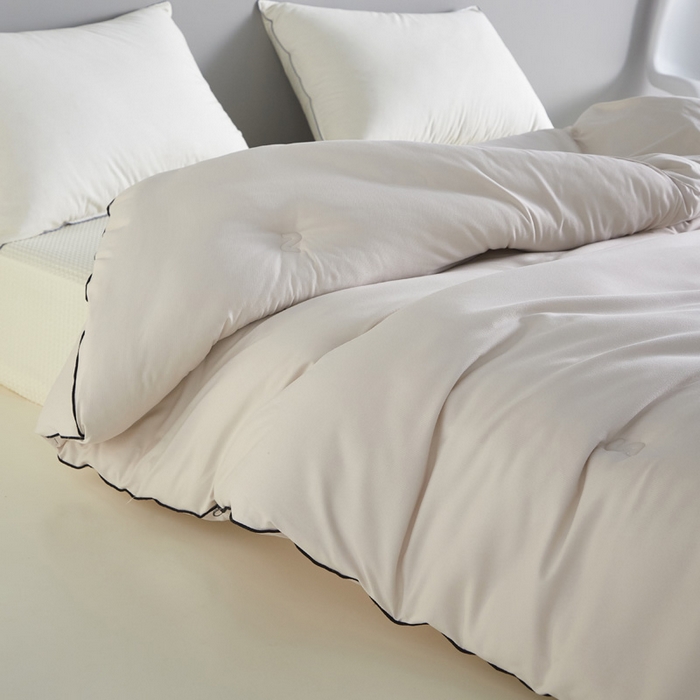 91家纺网 家纺一手货源 找家纺 莱福仕家纺 2023新款A类裸感熊猫被 熊猫抱抱（柔雾咖）