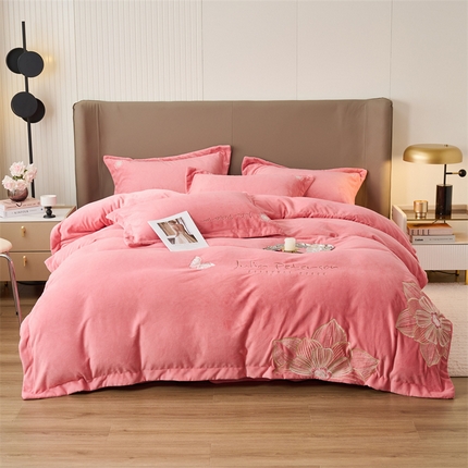 91家纺网 家纺一手货源 找家纺 （总）恒爱 2023新款慵懒感230g全消光牛奶绒绣花四件套-暖阳