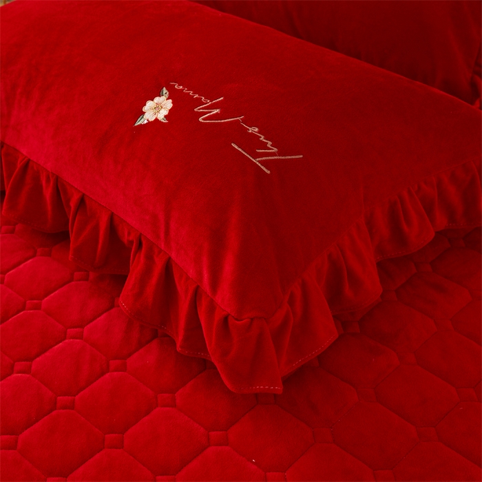 91家纺网 家纺一手货源 找家纺 恒爱 2023新款温暖舒适加密宝宝绒床盖三件套-邂逅系列 大红