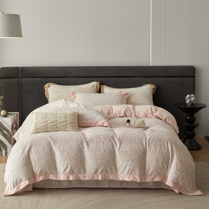 91家纺网 家纺一手货源 找家纺 （总）薏思家纺 2025新款加厚雕花绒大飞边宽边四件套