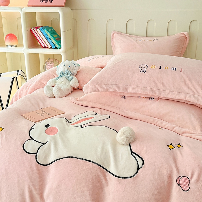 91家纺网 家纺一手货源 找家纺 红馆 2023新款ins小清新-牛奶绒四件套 瑞贝卡粉