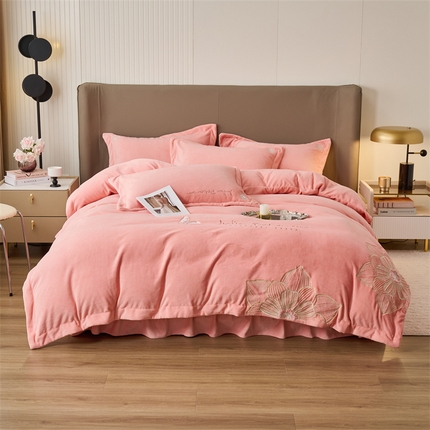 91家纺网 家纺一手货源 找家纺 （总）恒爱 2023新款慵懒感230g全消光牛奶绒绣花四件套-暖阳