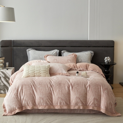 91家纺网 家纺一手货源 找家纺 （总）薏思家纺 2025新款加厚雕花绒大飞边宽边四件套