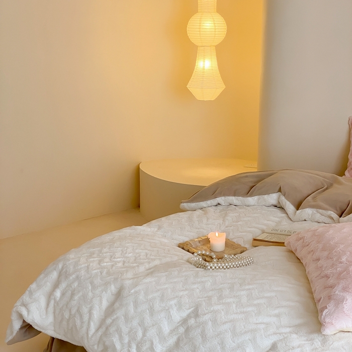 91家纺网 家纺一手货源 找家纺 梦享生活家居 2023新款兔兔绒四件套-卡洛斯 卡洛斯-象牙白