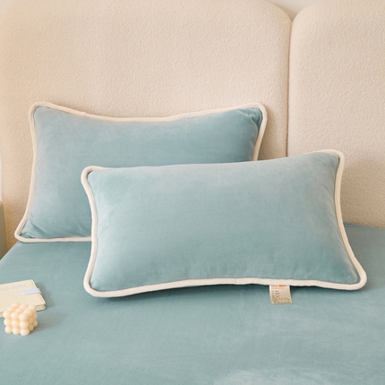 21度C 2023新款布叮熊云朵压花绒包边三角针枕套 云朵包边款-浅蓝