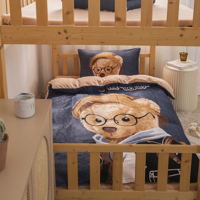 91家纺网 家纺一手货源 找家纺 宅部落 2023新款大版卡通牛奶绒三件套 5.眼镜熊