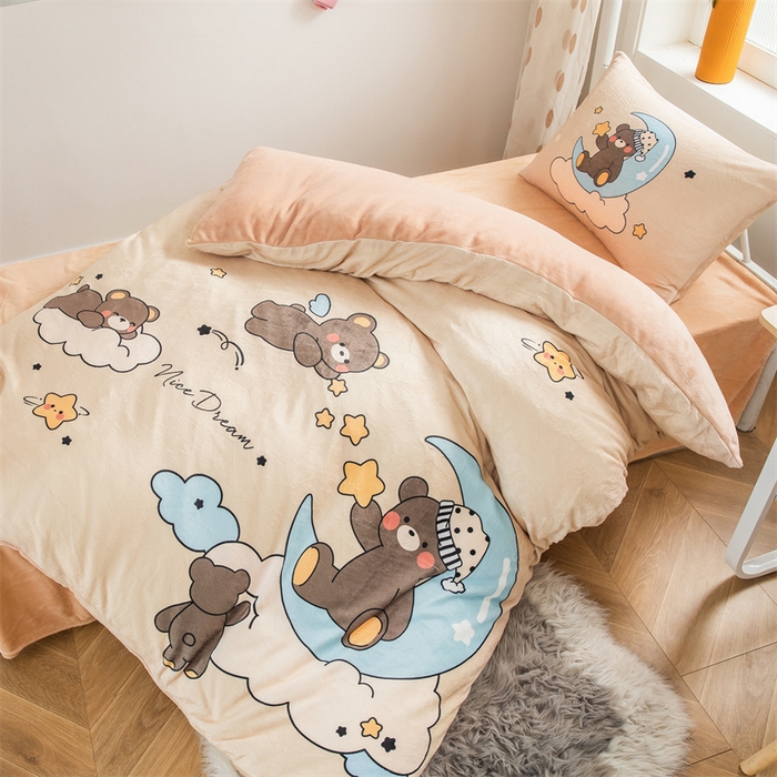 91家纺网 家纺一手货源 找家纺 宅部落 2023新款大版卡通牛奶绒三件套 4.熊彼特