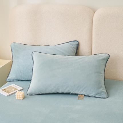 21度C 2023新款布叮熊云朵压花绒包边三角针枕套 云朵三角针-浅蓝