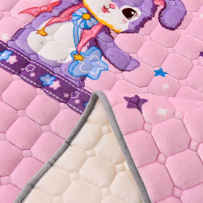 91家纺网 家纺一手货源 找家纺 爱上家居 2023新款印花牛奶绒床护垫床垫子床褥 元气小兔