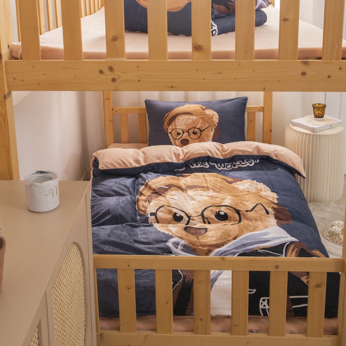 91家纺网 家纺一手货源 找家纺 宅部落 2023新款大版卡通牛奶绒三件套 5.眼镜熊