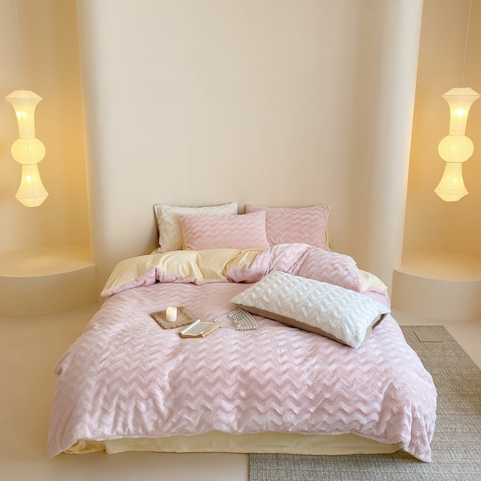 91家纺网 家纺一手货源 找家纺 梦享生活家居 2023新款兔兔绒四件套-卡洛斯 卡洛斯-温馨粉