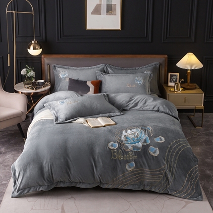 91家纺网 家纺一手货源 找家纺 （总）找底底家纺 2023款9斤全消光重工刺绣纯色牛奶绒四件套-富贵花开