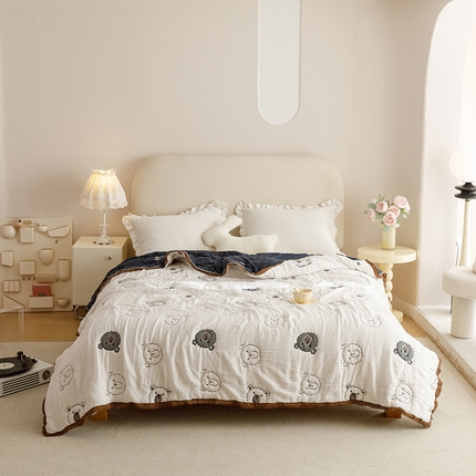 91家纺网 家纺一手货源 找家纺 （总）麻依 2023新款卡通款云朵纱泡芙被双层纱布春秋四季被子毛巾被