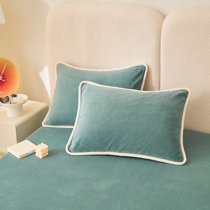 21度C 2023新款布叮熊云朵压花绒包边三角针枕套 云朵包边款-茶绿