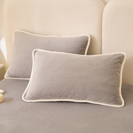 21度C 2023新款布叮熊云朵压花绒包边三角针枕套 云朵包边款-烟灰