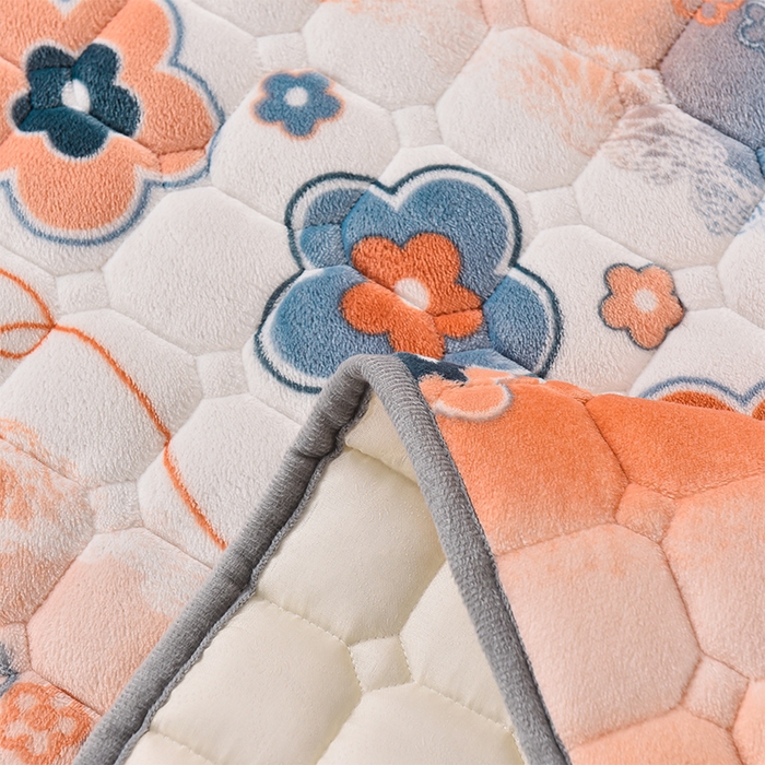 91家纺网 家纺一手货源 找家纺 爱上家居 2023新款印花牛奶绒床护垫床垫子床褥 流光溢彩