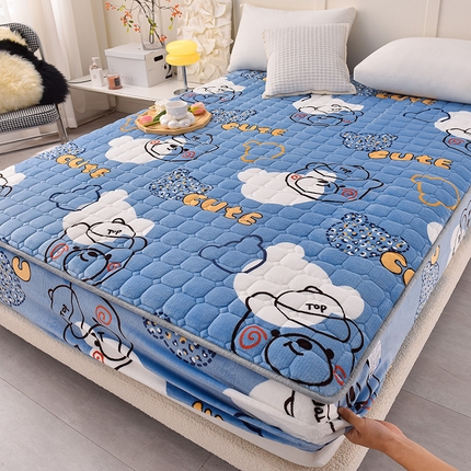 爱上家居 2023新款印花牛奶绒保暖夹棉床笠床垫保护套 欢乐萌熊
