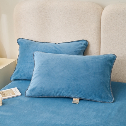 21度C 2023新款布叮熊云朵压花绒包边三角针枕套 云朵三角针-雾蓝