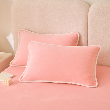 21度C 2023新款布叮熊云朵压花绒包边三角针枕套 云朵包边款-浅粉