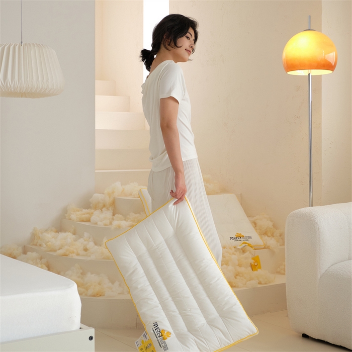 91家纺网 家纺一手货源 找家纺 方回家纺 2023新款李官奇绗缝低平大豆枕枕头枕 成人单边枕