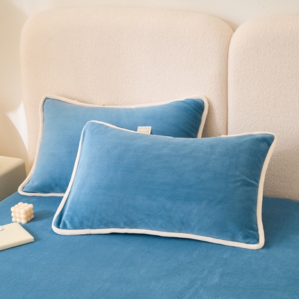 21度C 2023新款布叮熊云朵压花绒包边三角针枕套 云朵包边款-雾蓝