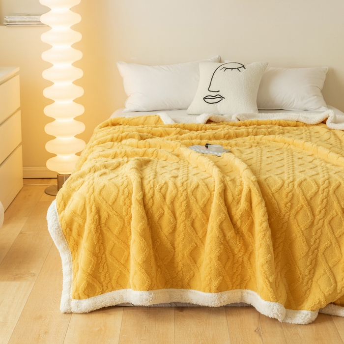 91家纺网 家纺一手货源 找家纺 梵克保罗 2024直播新款热款高克重双面绒塔芙绒羊羔绒复合提花毯子毛毯盖毯 贵族黄