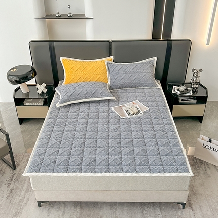 91家纺网 家纺一手货源 找家纺 （总）纽缦家纺 2023新款纯色兔兔绒塔芙绒夹棉床垫