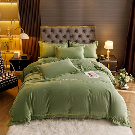 91家纺网 家纺一手货源 找家纺 （总）库里梦家纺 2024新款宽边一字绣婴儿绒四件套