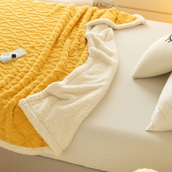 91家纺网 家纺一手货源 找家纺 梵克保罗 2024直播新款热款高克重双面绒塔芙绒羊羔绒复合提花毯子毛毯盖毯 贵族黄