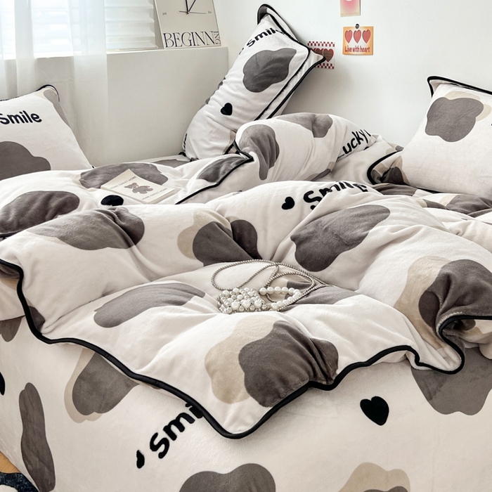 91家纺网 家纺一手货源 找家纺 懒猫家纺 2024新款【包边款印花】牛奶绒四件套 牛奶气泡