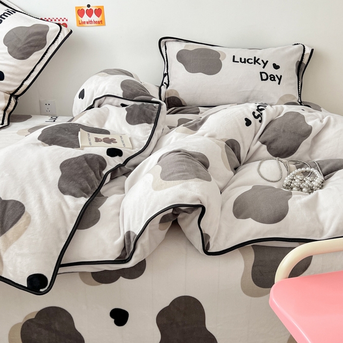 91家纺网 家纺一手货源 找家纺 懒猫家纺 2024新款【包边款印花】牛奶绒四件套 牛奶气泡