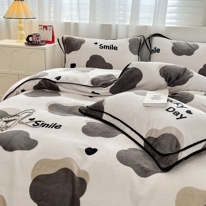 91家纺网 家纺一手货源 找家纺 懒猫家纺 2024新款【包边款印花】牛奶绒四件套 牛奶气泡