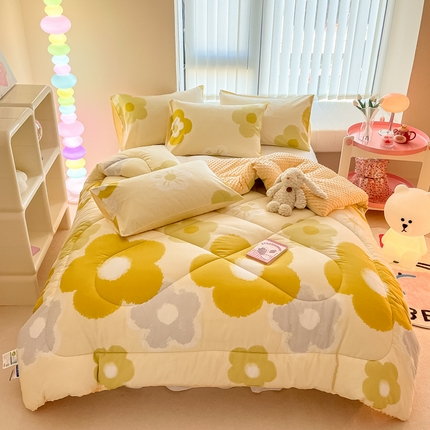 91家纺网 家纺一手货源 找家纺 （总）简宜家居  2023新款全棉安抚豆豆绒被冬被春秋被