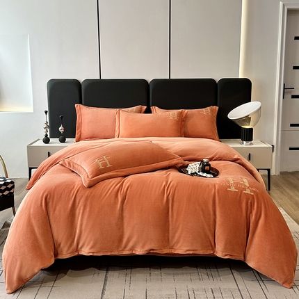 91家纺网 家纺一手货源 找家纺 宇彬家纺 2023新款母婴级牛奶婴儿绒刺绣四件套枕套宽边一字绣-H款 H-艾玛橙