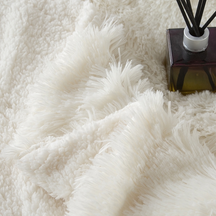 91家纺网 家纺一手货源 找家纺 （总）卡奥 2025新款欧式纯色长毛羊羔绒毛毯沙发毯子加厚盖毯空调毯