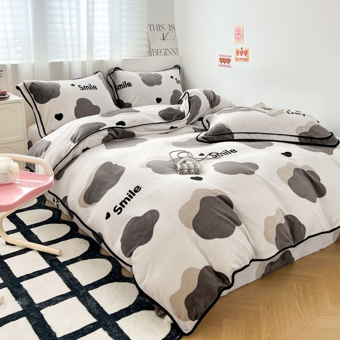 91家纺网 家纺一手货源 找家纺 懒猫家纺 2024新款【包边款印花】牛奶绒四件套 牛奶气泡